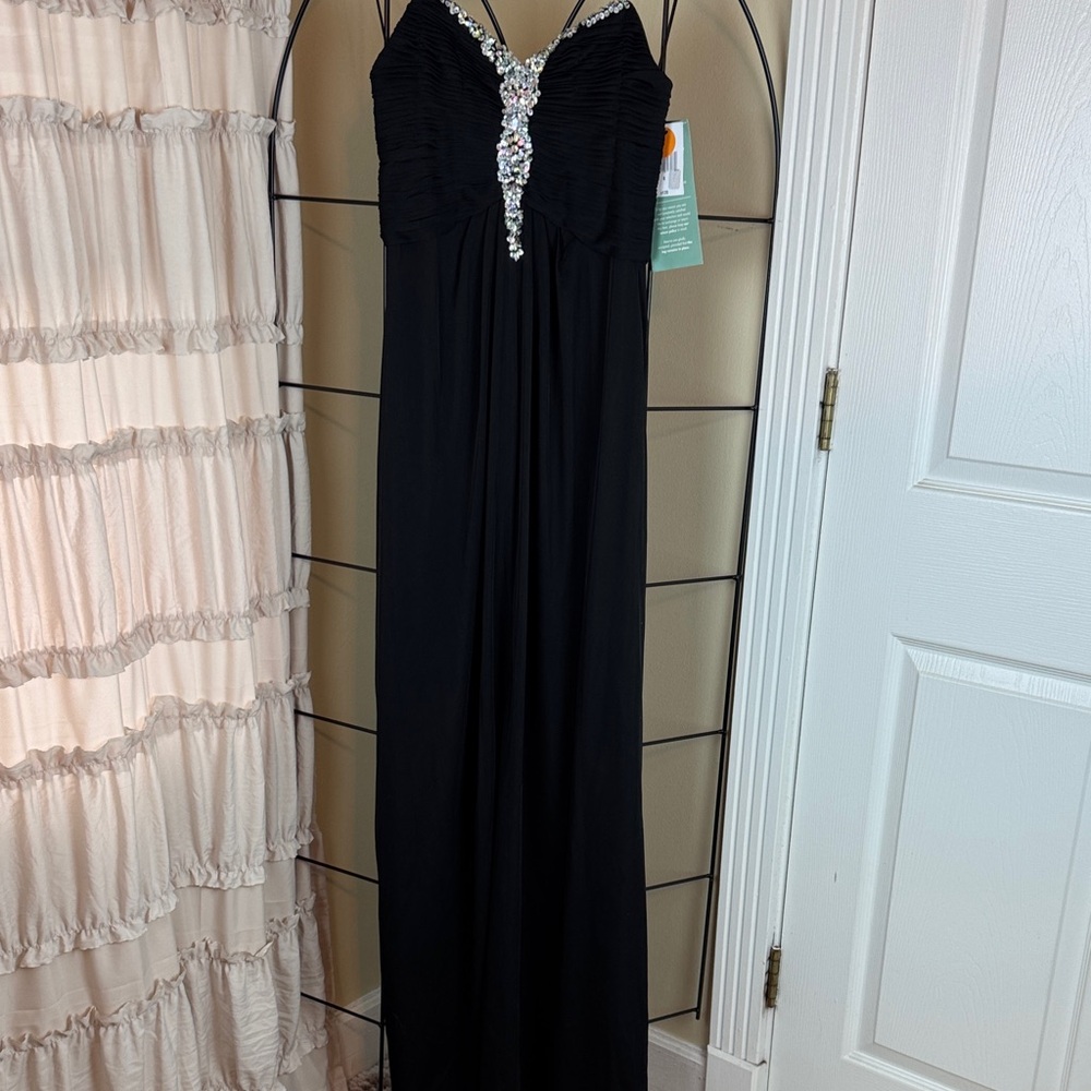Scarlett Black Gown Formal Dress with Silver Embellishments Size 6 NWT